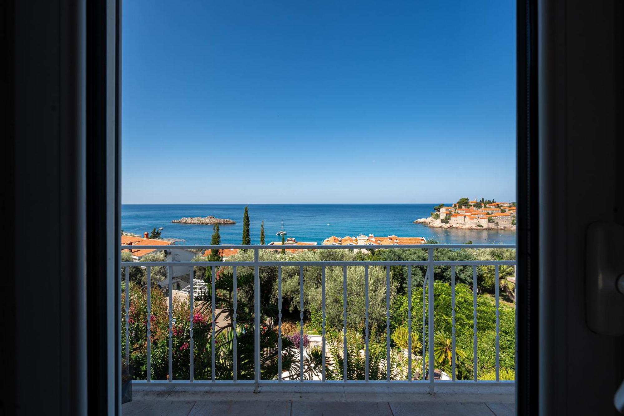 Sun Rose Apartments Sveti Stefan Exterior photo