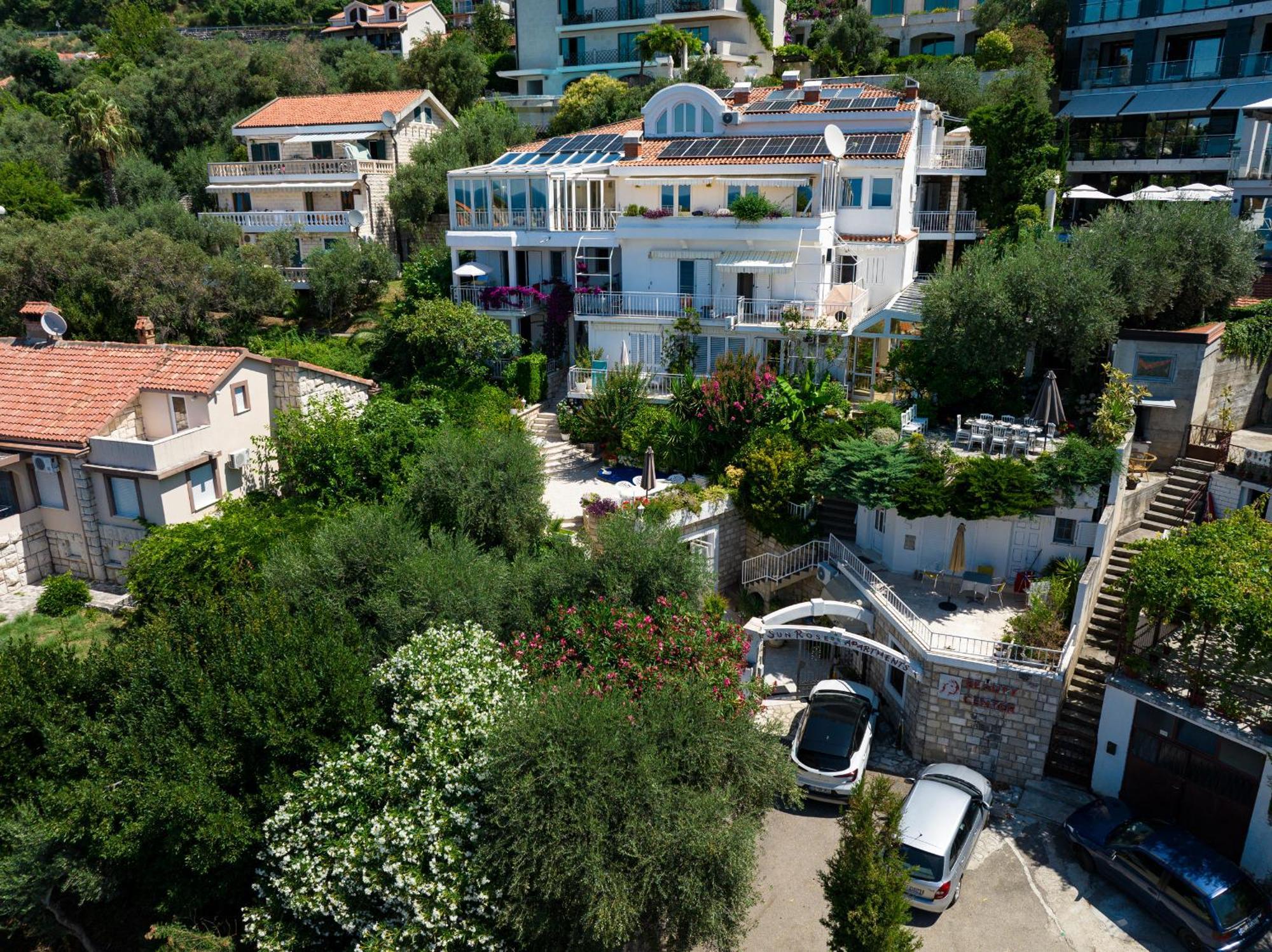 Sun Rose Apartments Sveti Stefan Exterior photo