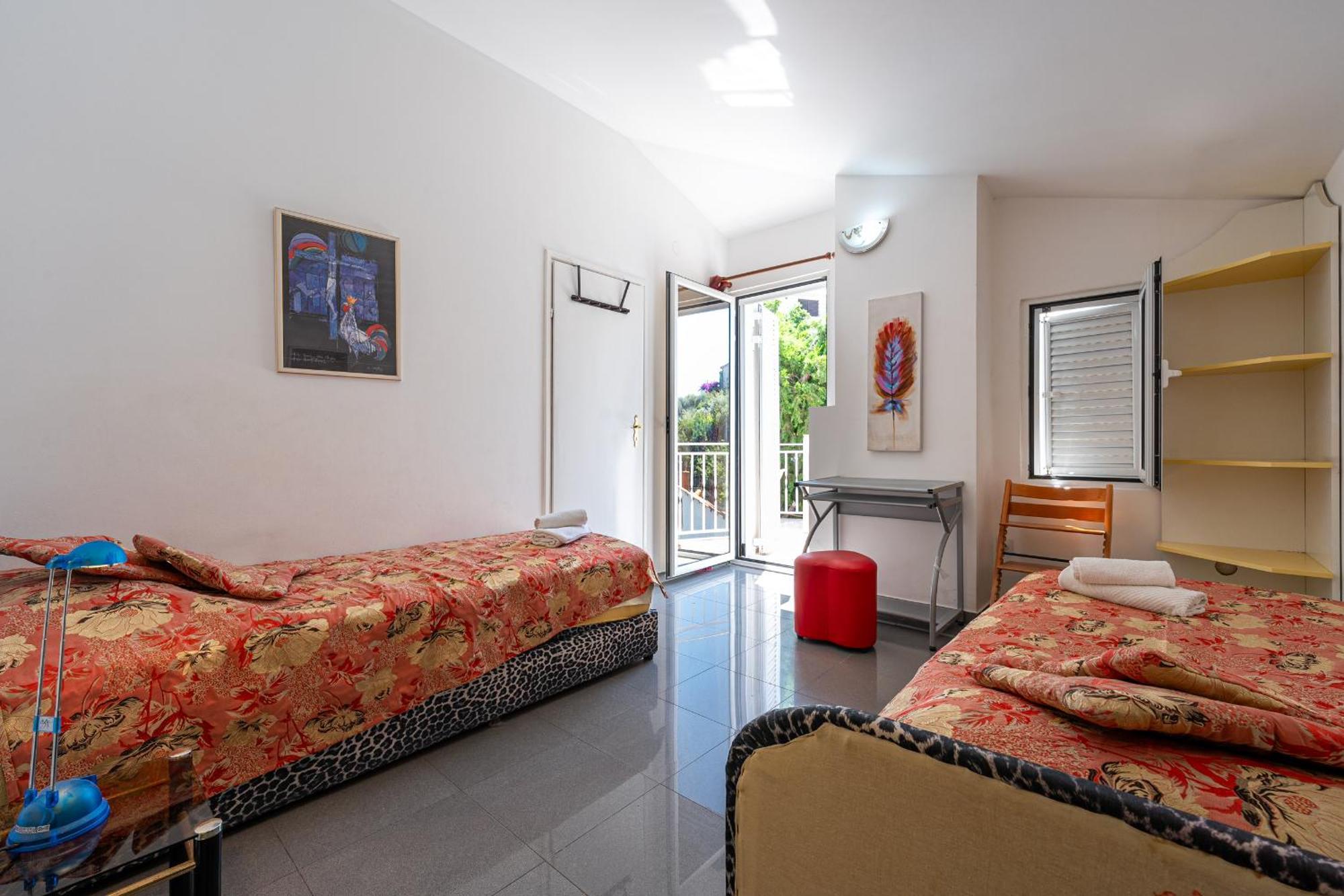 Sun Rose Apartments Sveti Stefan Room photo