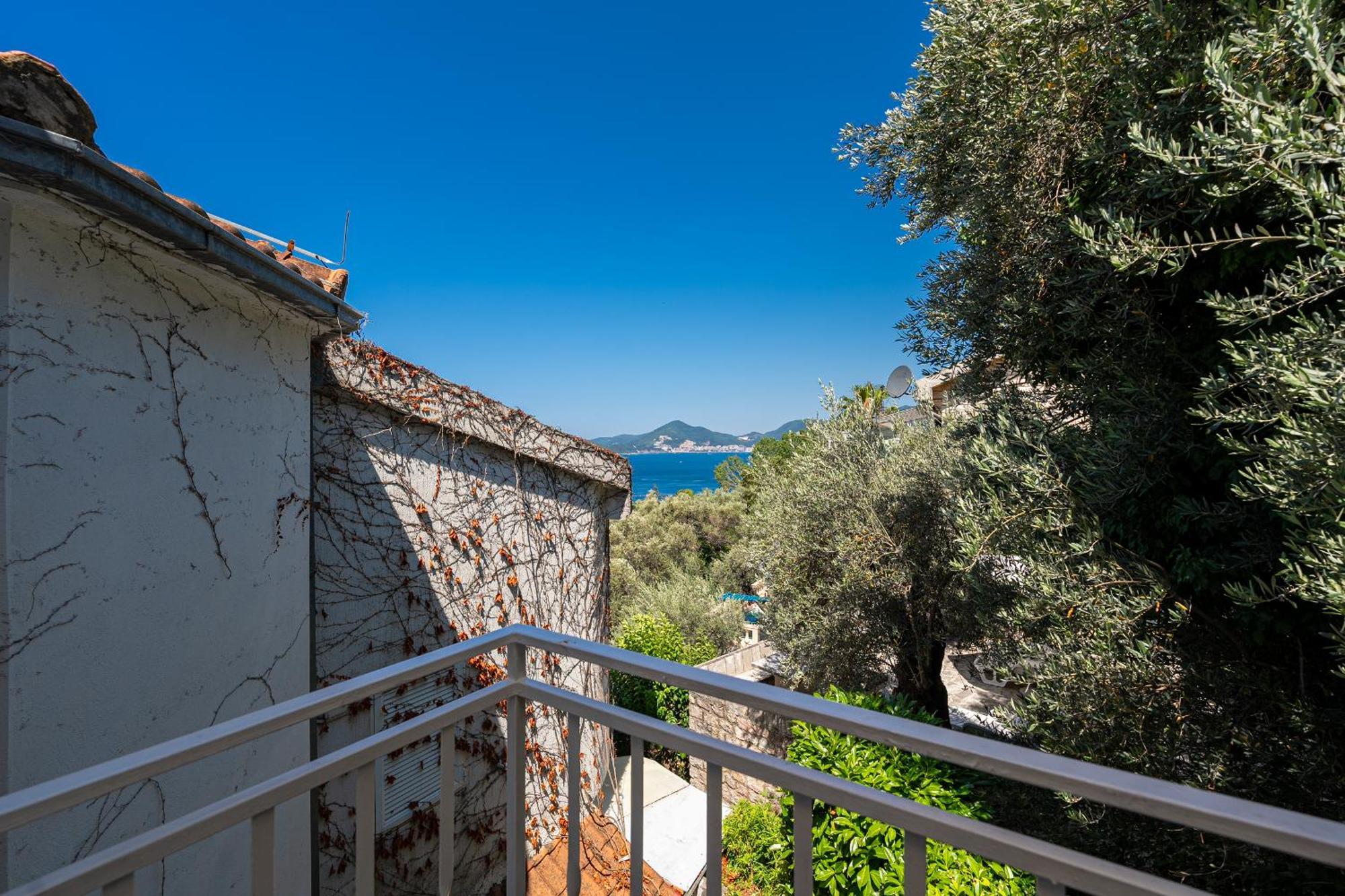 Sun Rose Apartments Sveti Stefan Room photo