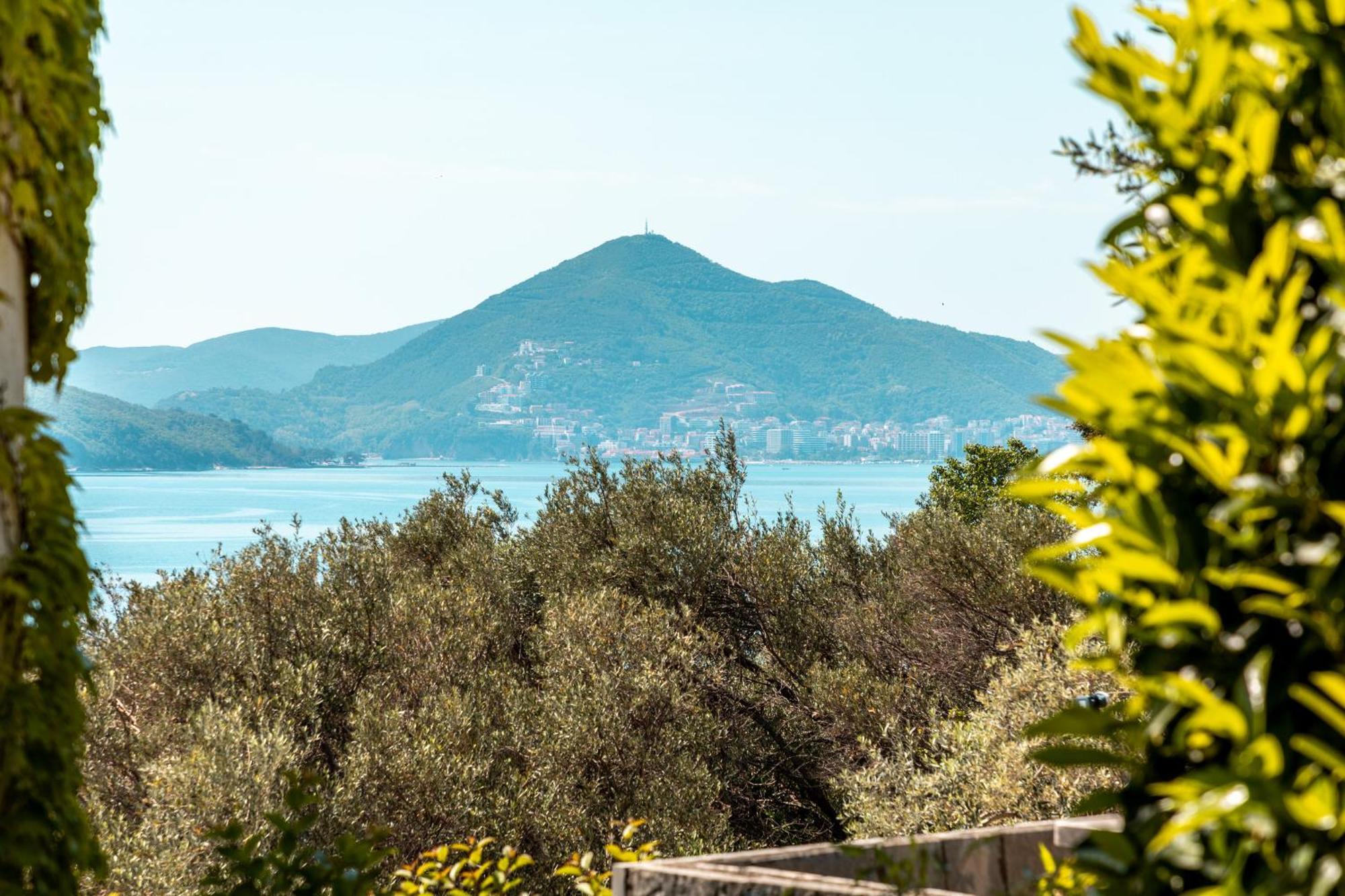 Sun Rose Apartments Sveti Stefan Room photo